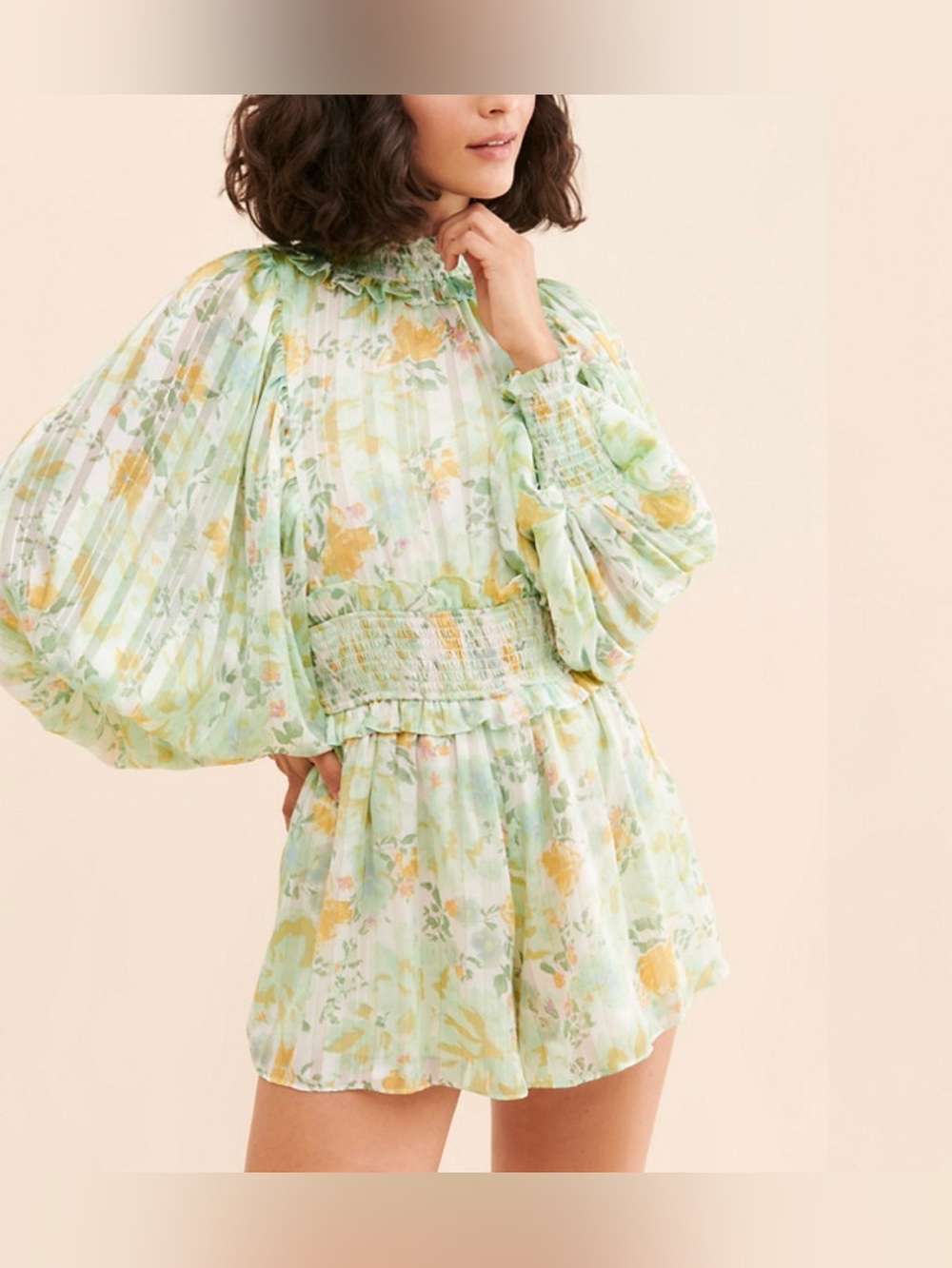 AnthropologieElliatt Ophelia Playsuit Romper light green pleated size S